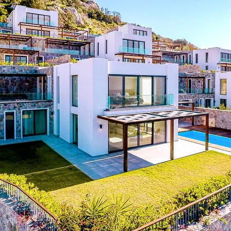 Villa Tranquil Retreat Private Pool, Sea Views Family Paradise