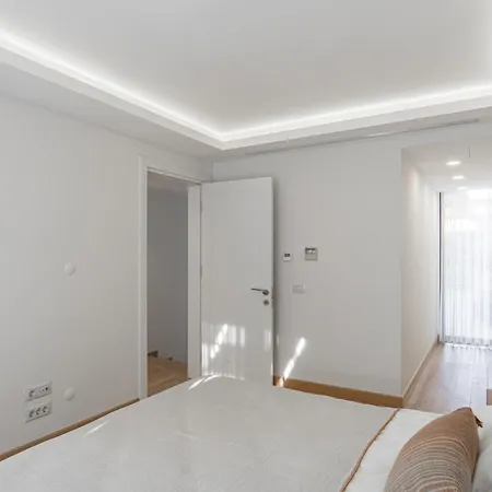 Villa Tranquil Retreat Private Pool, Sea Views Family Paradise *